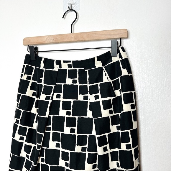 Banana Republic Contemporary Business Casual Career Silk Blend Pencil Skirt‎ 4P - Picture 3 of 10
